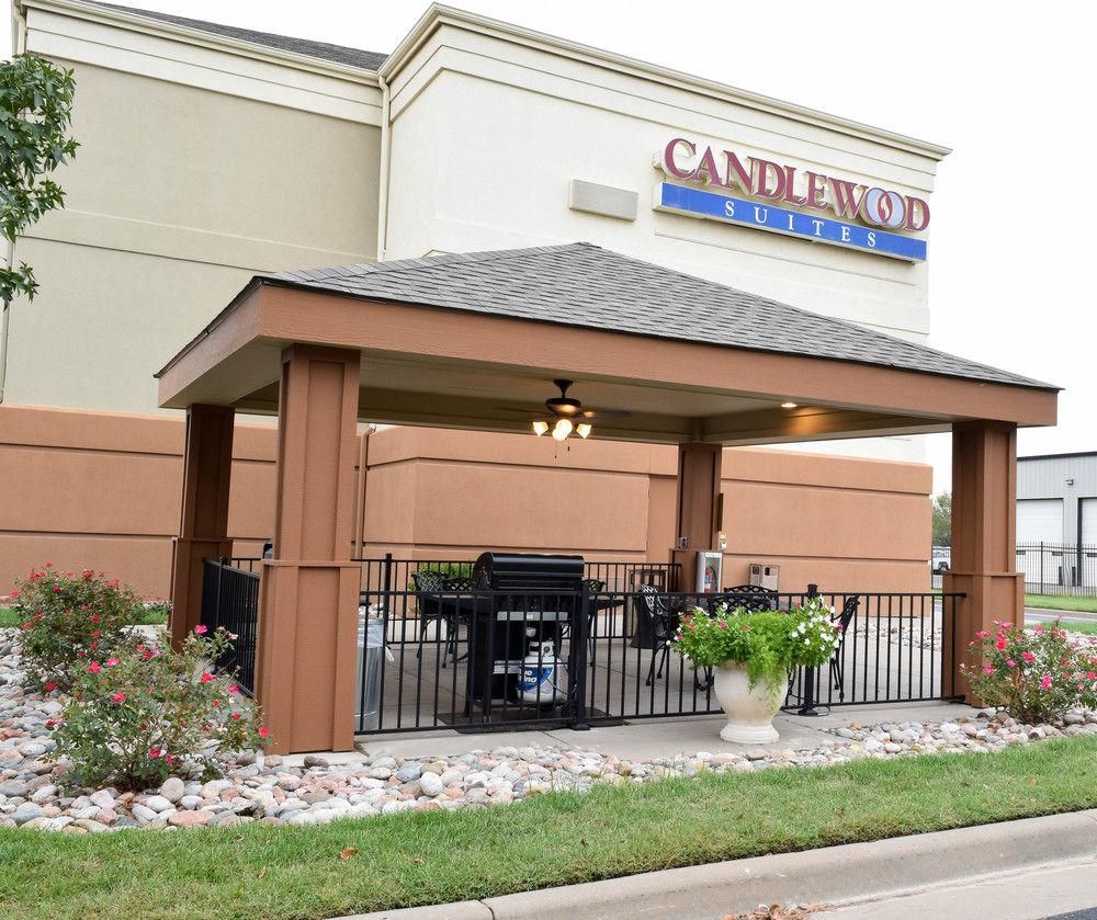 Sonesta Simply Suites Wichita Airport Exterior photo